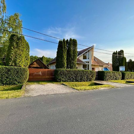 Mol-Ker-Vill Apartment Lenti Zewnętrze zdjęcie