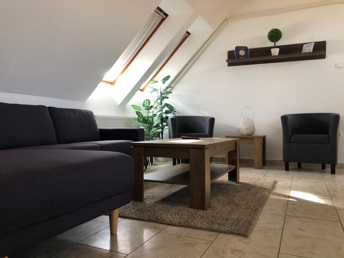 Mol-Ker-Vill Apartment Lenti Zewnętrze zdjęcie