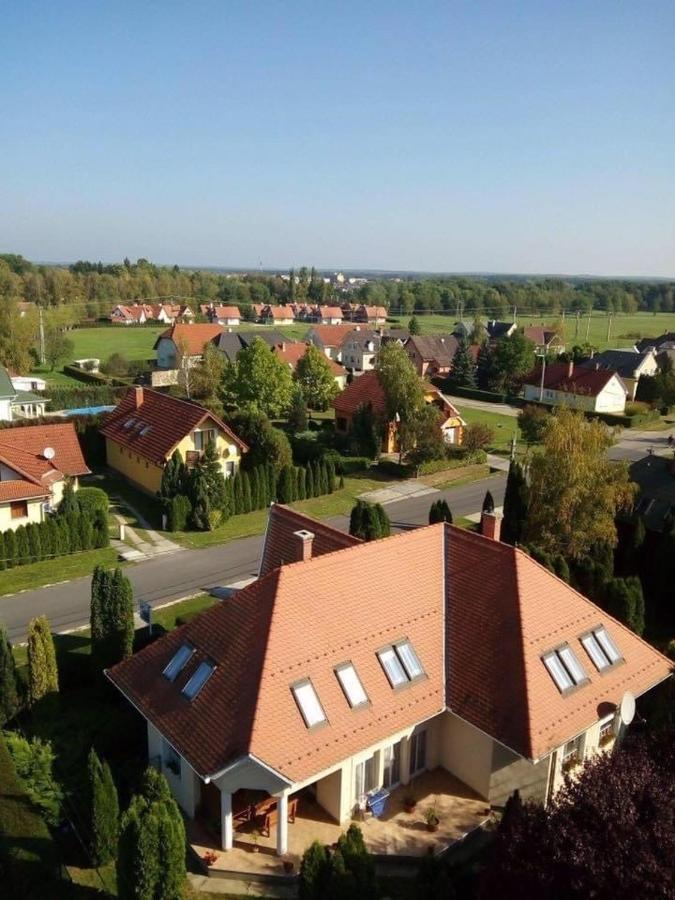 Mol-Ker-Vill Apartment Lenti Zewnętrze zdjęcie