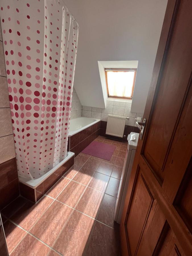 Mol-Ker-Vill Apartment Lenti Zewnętrze zdjęcie